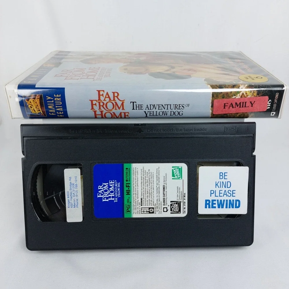 Far From Home The Adventures of Yellow Dog VHS‎ 1995 20th Century Clamshell Case